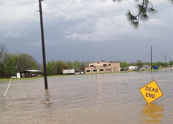 U.S. News - 15 inches of rain floods Louisiana homes, roads