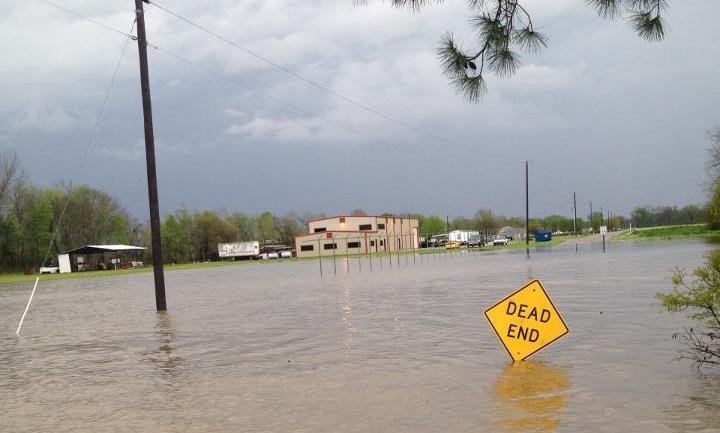 U.S. News - 15 inches of rain floods Louisiana homes, roads