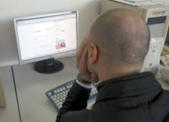 Pola Srba na Facebook-u