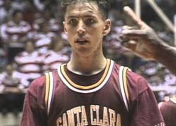 1993: No. 15 Santa Clara over No. 2 Arizona 64-61 - YouTube