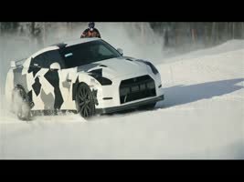 Nissan GTR runs up a snow covered mountain. [VIDEO] | Gentlemint