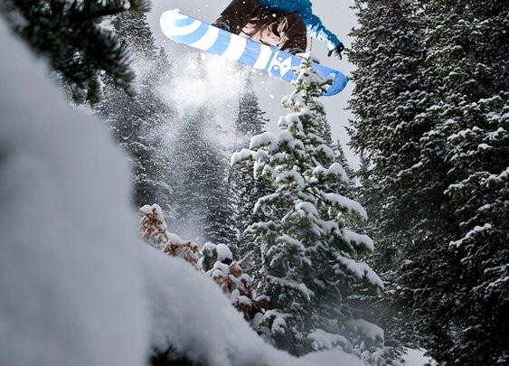 On the Wall with Pro Snowboarder Eddie Wall | Male Standard