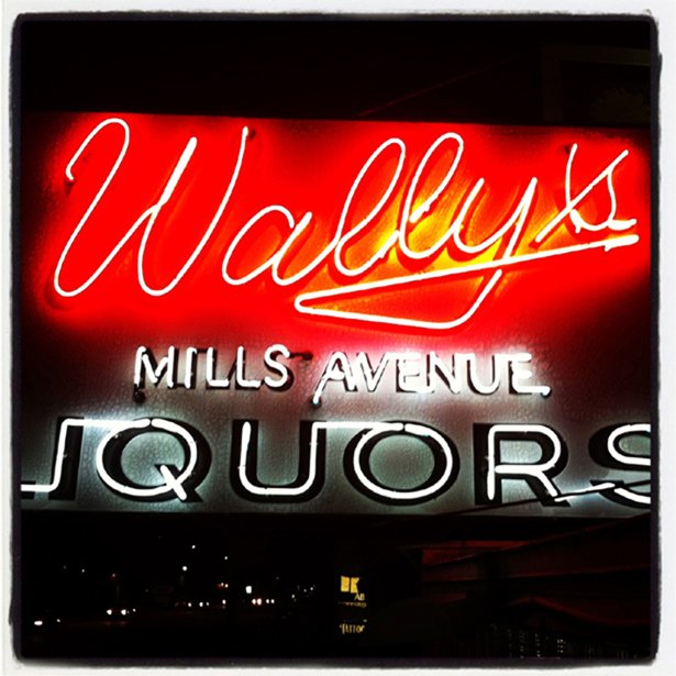 Wally’s One of Orlando’s Oldest Dive Bars Gentlemint