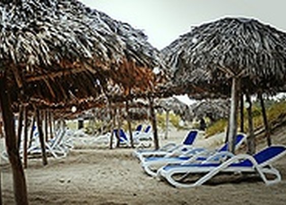 Rain at Varadero - JPG Photos